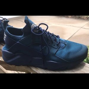Used Nike Air Huarache Run, Mens 10 Womens 11.5